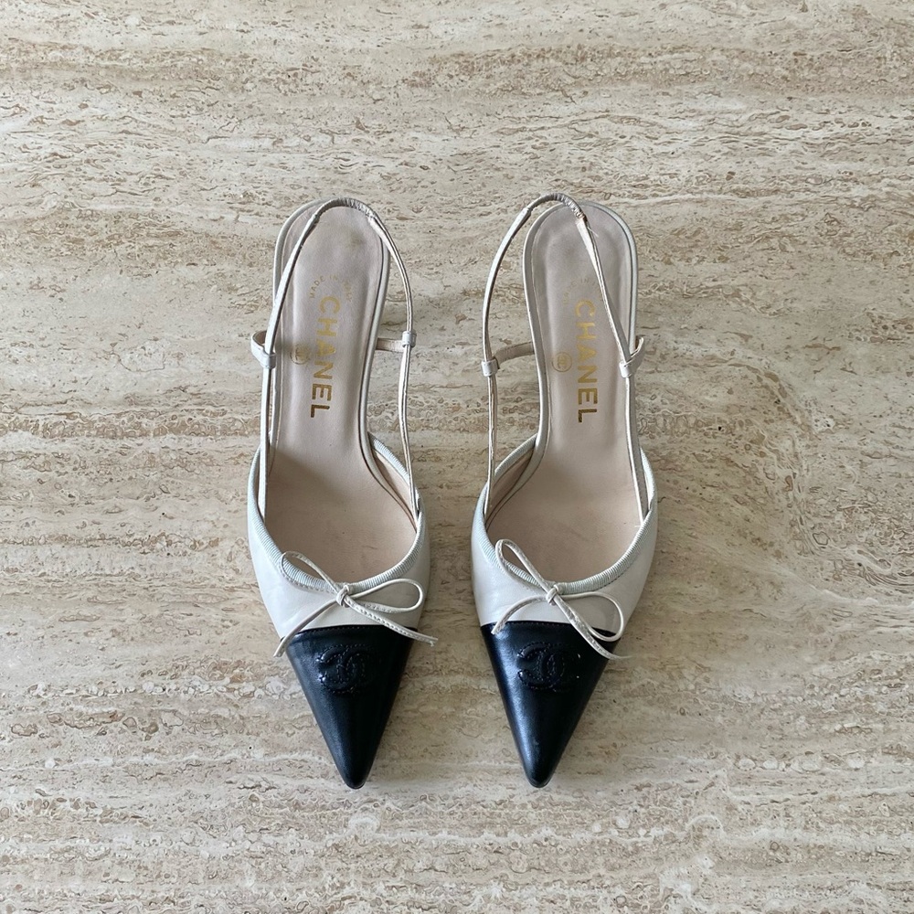 Vintage Chanel CC Bow Cap Toe Slingback Heels